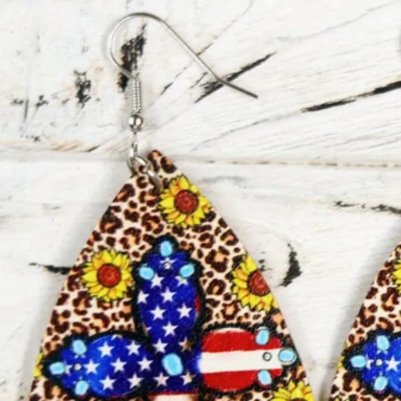 NEW VINTAGE STYLE BOHO ANIMAL PRINT SUNFLOWERS AMERICAN FLAG CROSS EARRINGS - Picture 2 of 3